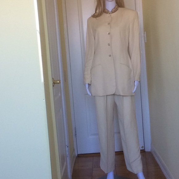 Tahari jacket. - Picture 4 of 10